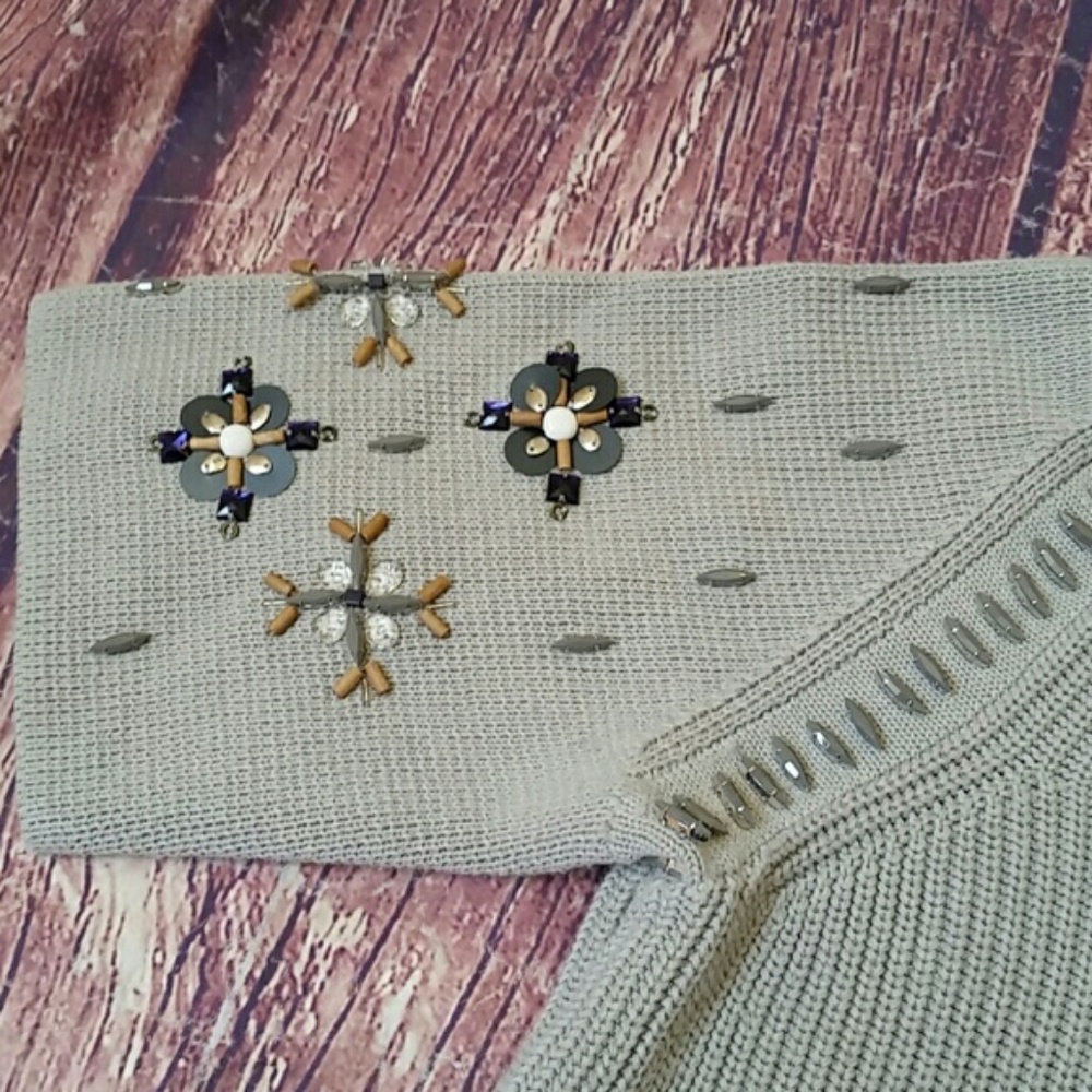 Banana Republic Gray Embellished Crew Neck Sweater - Picture 4 of 6